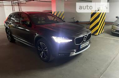 Внедорожник / Кроссовер Volvo V90 2017 в Киеве