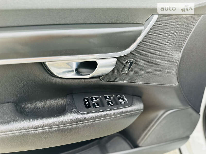 Универсал Volvo V90 2018 в Иршаве