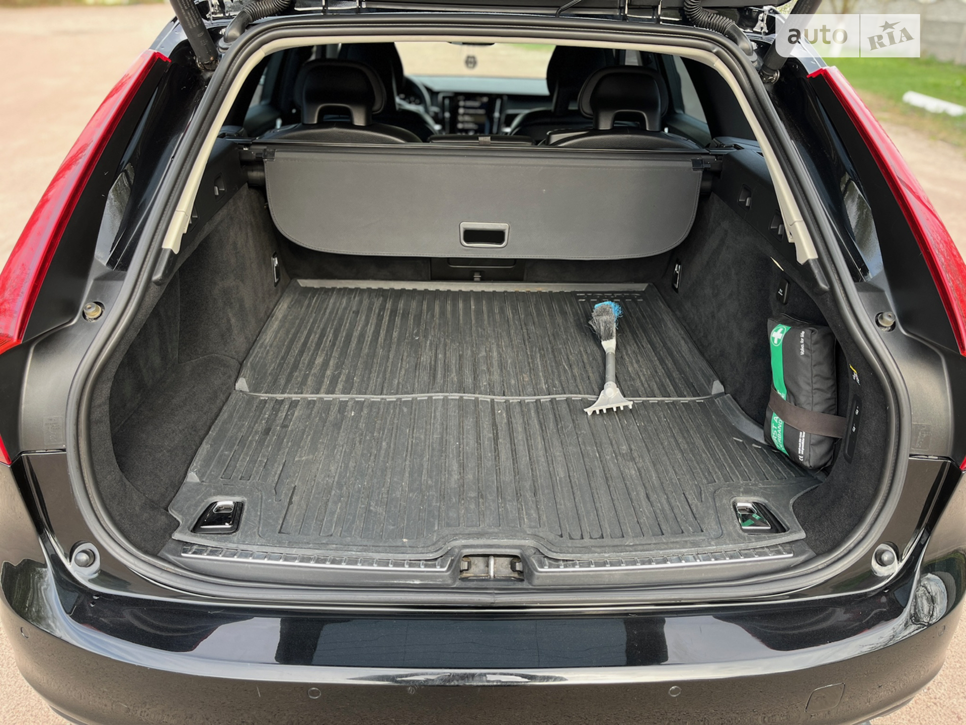 2017 Volvo V90 - мініатюра 11