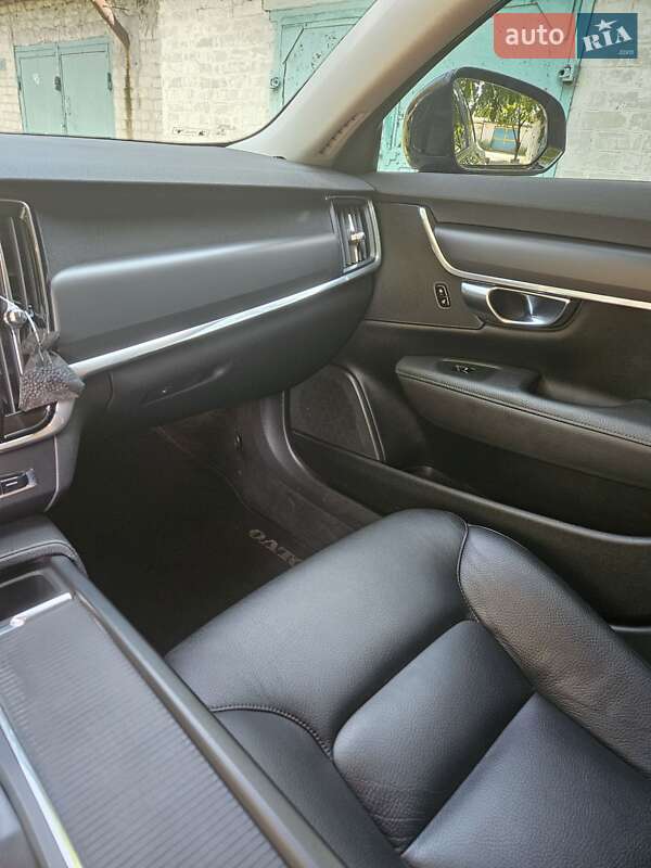 Універсал Volvo V90 2017 в Першотравенську