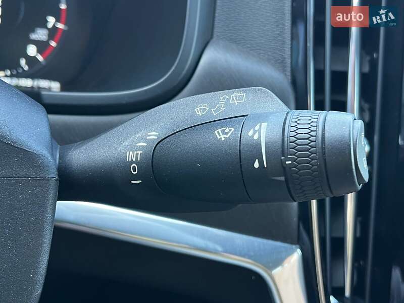 Универсал Volvo V90 2017 в Киеве фото 23 Универсал Volvo V90 2017 в Киеве