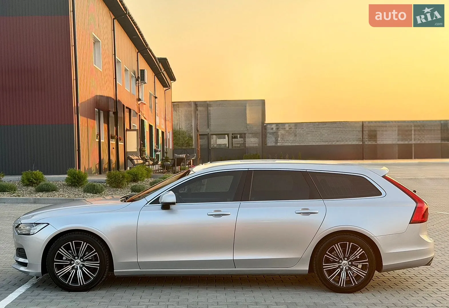 2017 Volvo V90 - мініатюра 26