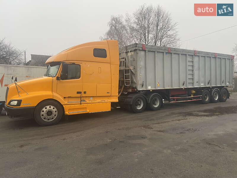 Самосвал Volvo VNL 660 2002 в 