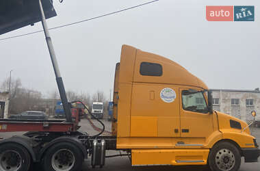 Самосвал Volvo VNL 660 2002 в 