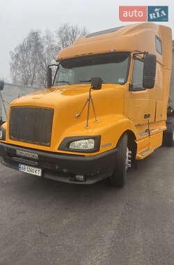 Самосвал Volvo VNL 660 2002 в 