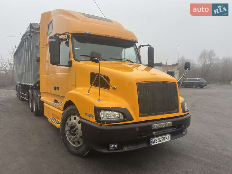Самоскид Volvo VNL 660 2002 в Вінниці
