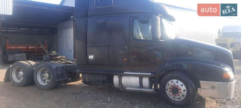 Тягач Volvo VNL 660 2001 в Одесі