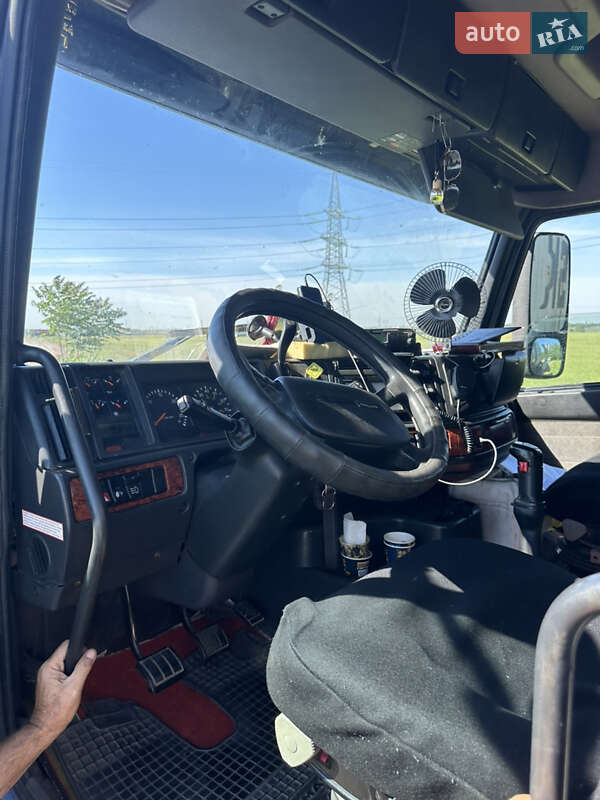 Тягач Volvo VNL 660 2003 в Одесі