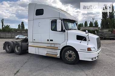 Тягач Volvo VNL 670 2001 в Одессе