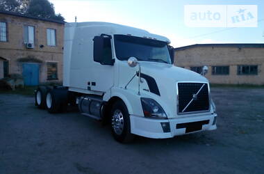 Тягач Volvo VNL 670 2008 в Киеве