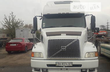 Тягач Volvo VNL 670 2001 в Одесі