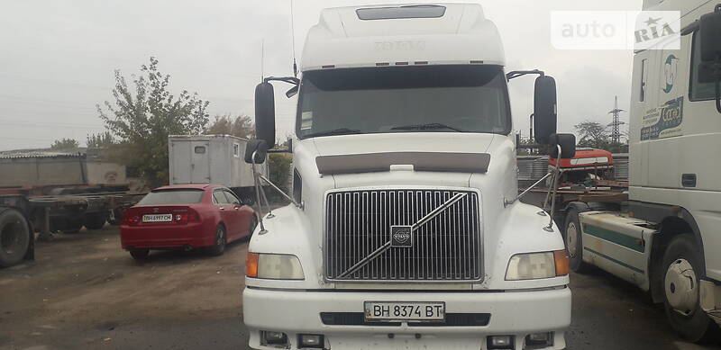 Volvo VNL 670 2001