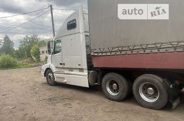 Тягач Volvo VNL 670 2002 в Житомирі