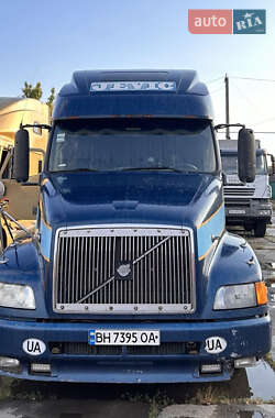 Тягач Volvo VNL 670 2002 в Великодолинському
