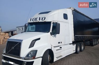 Тягач Volvo VNL 670 2006 в Седлище