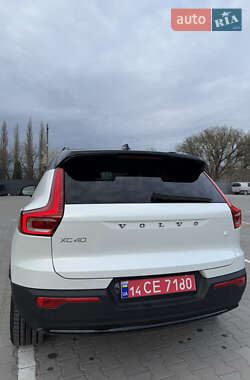 Позашляховик / Кросовер Volvo XC40 Recharge 2024 в 