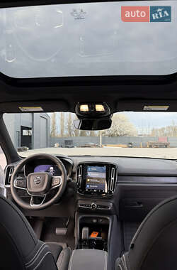Позашляховик / Кросовер Volvo XC40 Recharge 2024 в 