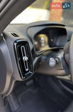 Внедорожник / Кроссовер Volvo XC40 Recharge 2022 в 