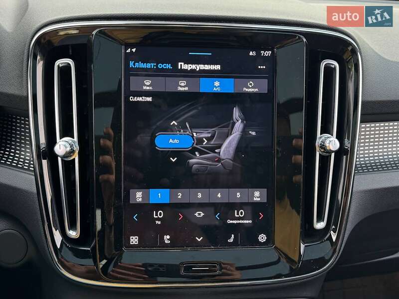 Внедорожник / Кроссовер Volvo XC40 Recharge 2021 в Киеве