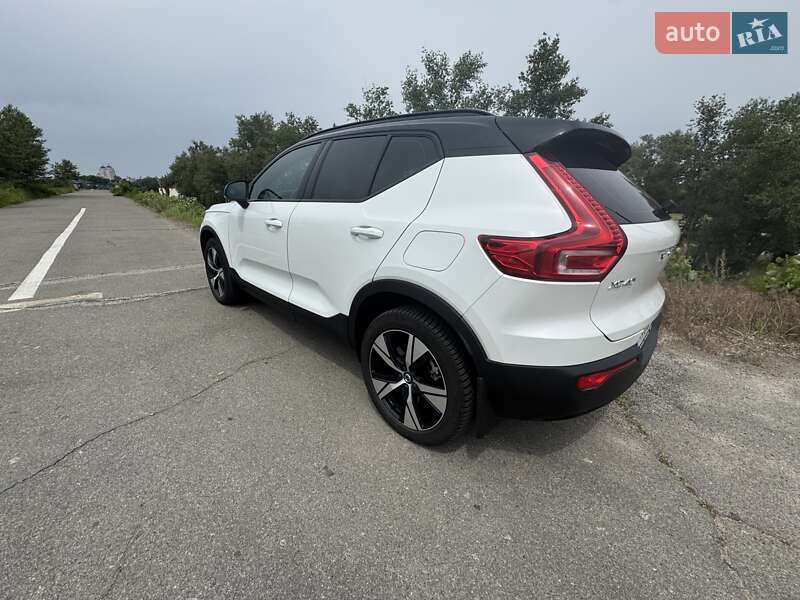 Внедорожник / Кроссовер Volvo XC40 Recharge 2021 в Киеве
