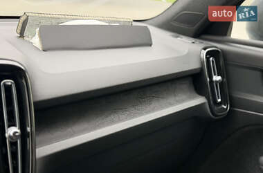 Внедорожник / Кроссовер Volvo XC40 Recharge 2022 в 
