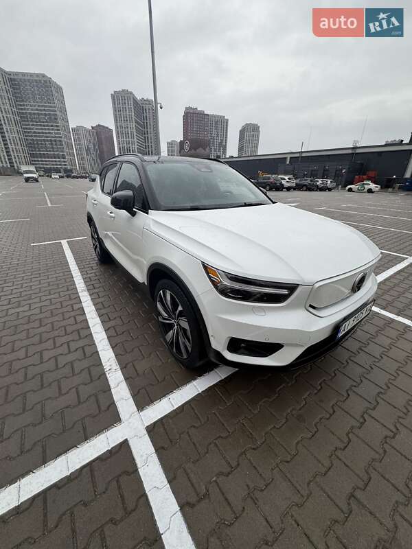 Позашляховик / Кросовер Volvo XC40 Recharge 2021 в Києві