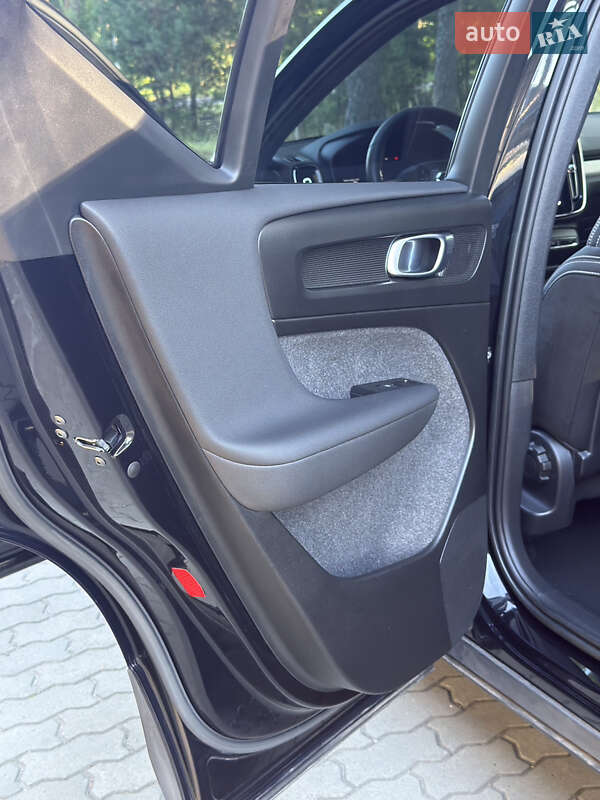 Внедорожник / Кроссовер Volvo XC40 Recharge 2023 в Ровно