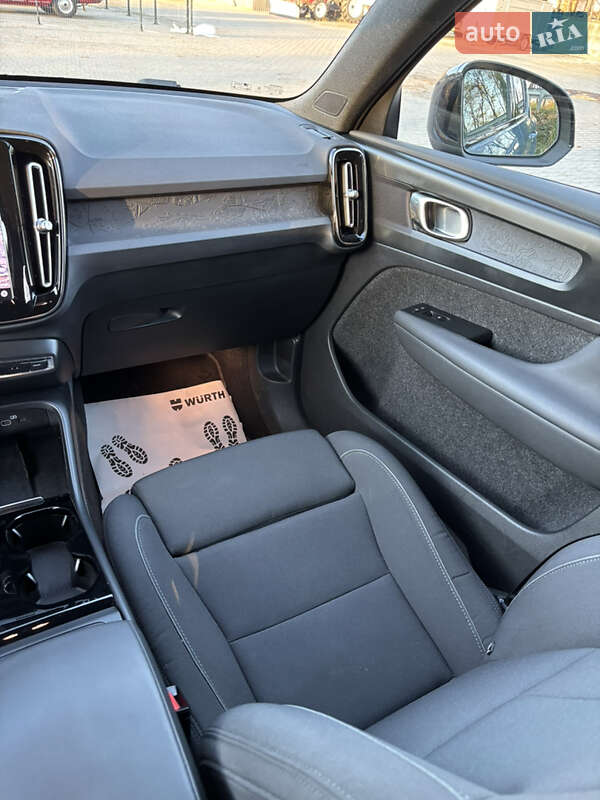 Внедорожник / Кроссовер Volvo XC40 Recharge 2022 в Львове