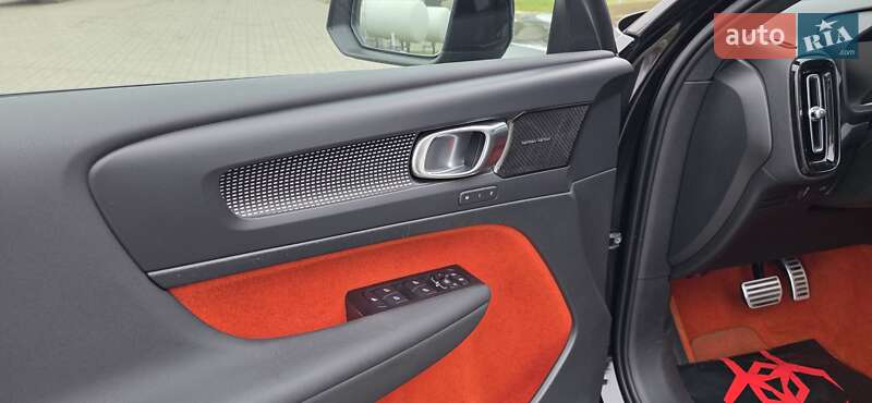 Позашляховик / Кросовер Volvo XC40 Recharge 2021 в Тернополі