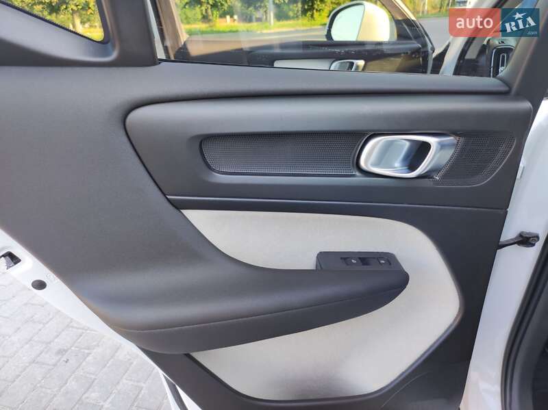 Внедорожник / Кроссовер Volvo XC40 2019 в Шепетовке