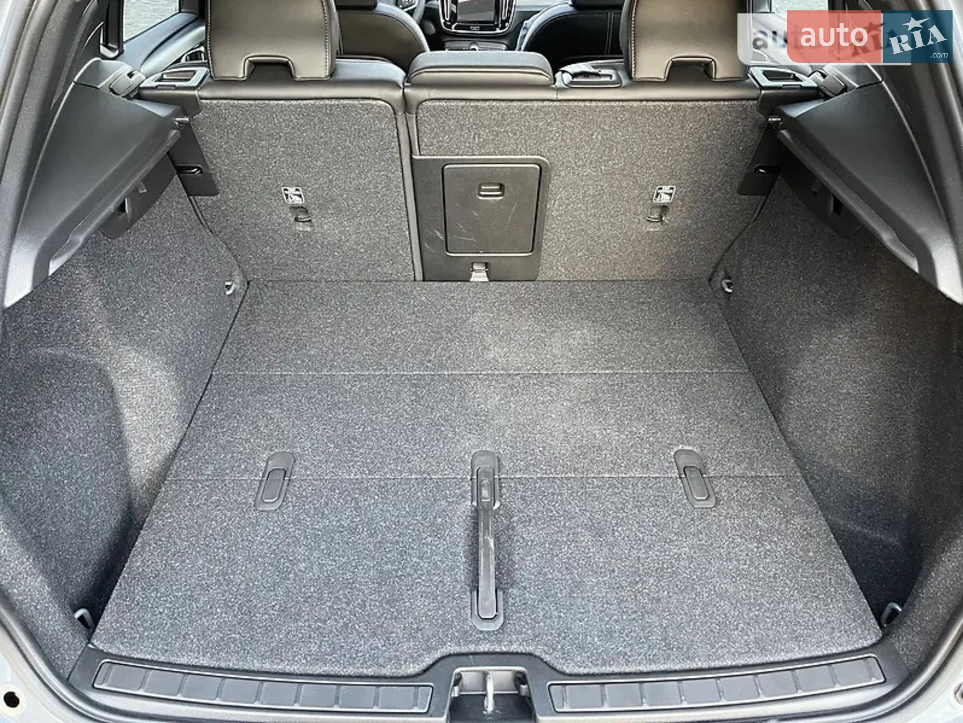 2021 Volvo XC40 - мініатюра 19