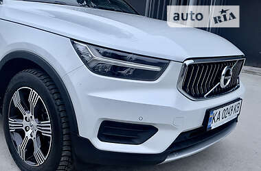 Внедорожник / Кроссовер Volvo XC40 2019 в Киеве