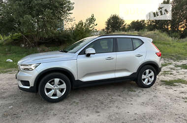 Внедорожник / Кроссовер Volvo XC40 2018 в 