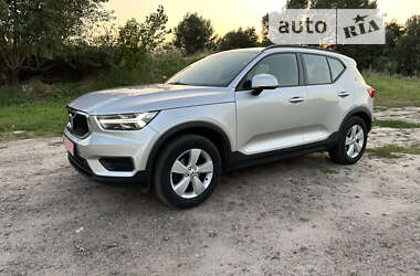 Внедорожник / Кроссовер Volvo XC40 2018 в 