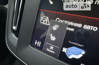 Позашляховик / Кросовер Volvo XC40 2020 в Києві