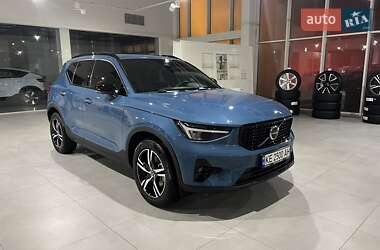 Позашляховик / Кросовер Volvo XC40 2023 в Дніпрі