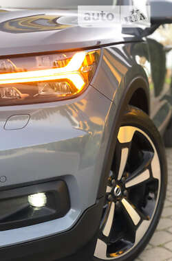 Внедорожник / Кроссовер Volvo XC40 2020 в 