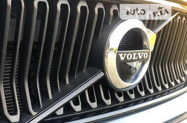 Внедорожник / Кроссовер Volvo XC40 2020 в 
