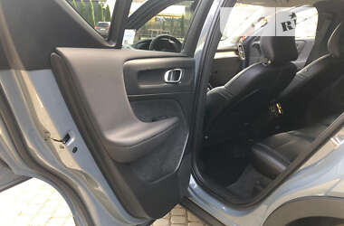 Внедорожник / Кроссовер Volvo XC40 2020 в 