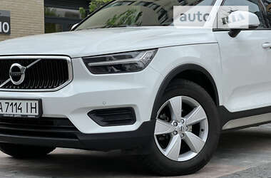 Внедорожник / Кроссовер Volvo XC40 2020 в Киеве