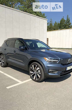 Внедорожник / Кроссовер Volvo XC40 2021 в Обухове