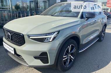 Внедорожник / Кроссовер Volvo XC40 2023 в Киеве