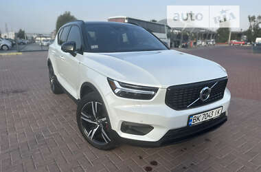 Внедорожник / Кроссовер Volvo XC40 2019 в Ровно