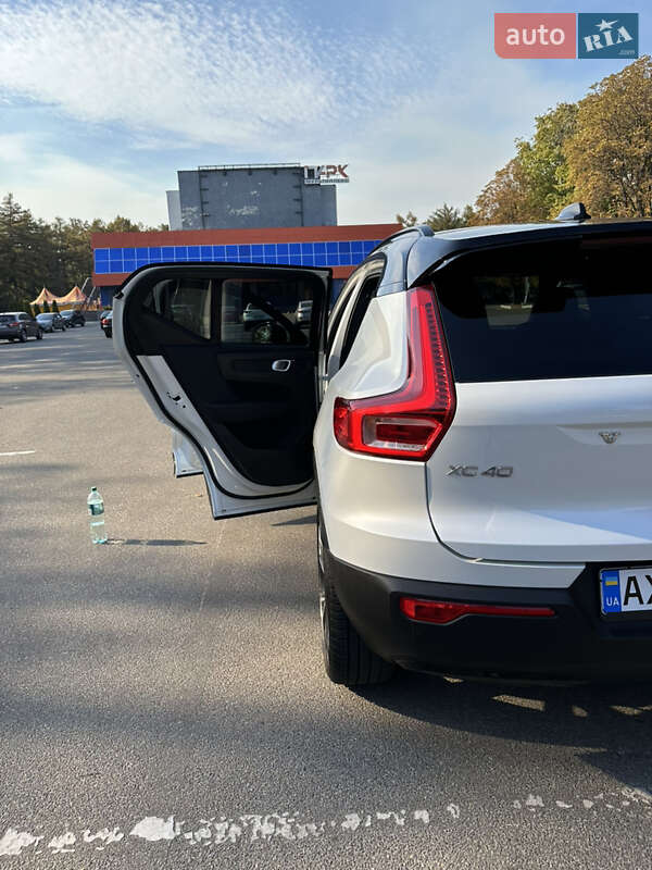 Позашляховик / Кросовер Volvo XC40 2020 в Харкові
