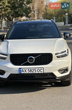 Позашляховик / Кросовер Volvo XC40 2020 в Харкові