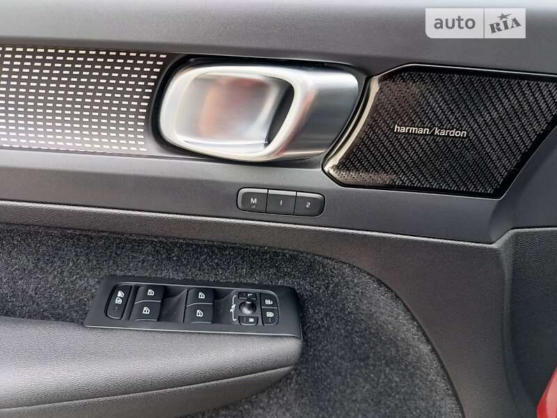 Внедорожник / Кроссовер Volvo XC40 2020 в Славуте