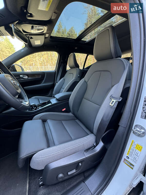 Позашляховик / Кросовер Volvo XC40 2023 в Львові фото 24 Позашляховик / Кросовер Volvo XC40 2023 в Львові