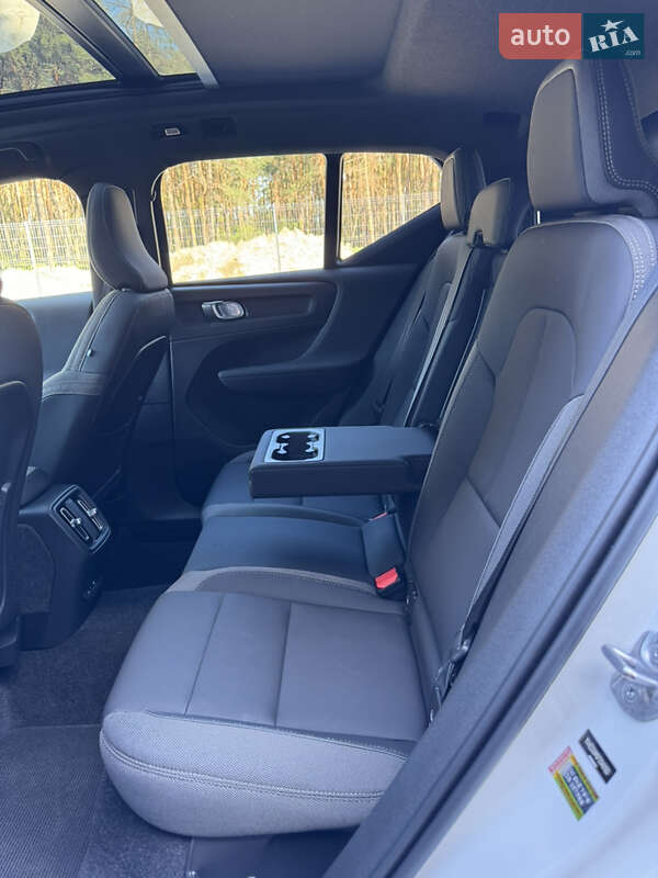 Позашляховик / Кросовер Volvo XC40 2023 в Львові фото 29 Позашляховик / Кросовер Volvo XC40 2023 в Львові