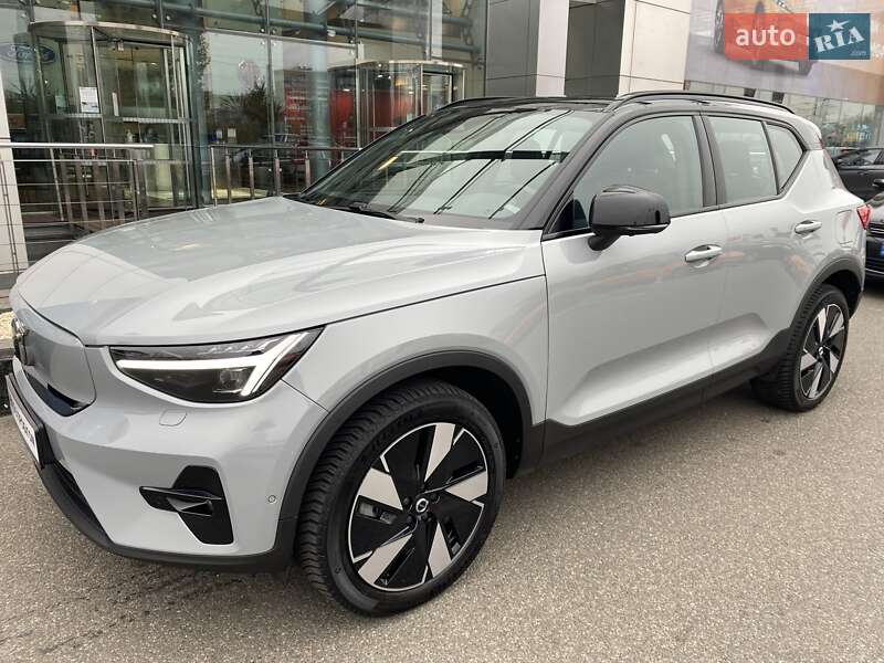 Внедорожник / Кроссовер Volvo XC40 2023 в Киеве