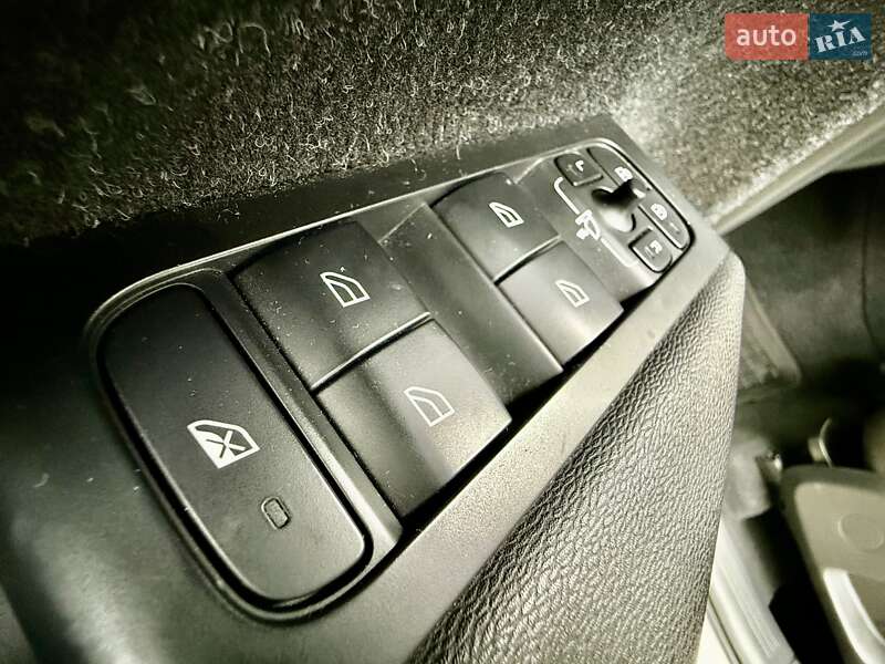 Позашляховик / Кросовер Volvo XC40 2019 в Одесі